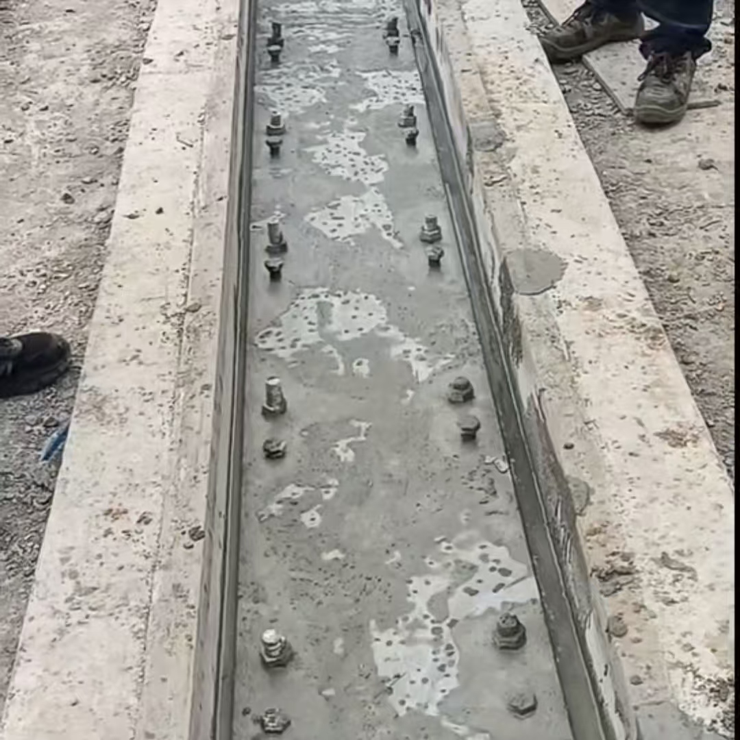 林州港口码头起重机龙门吊重型机械设备稳固用早强快凝轨道胶泥